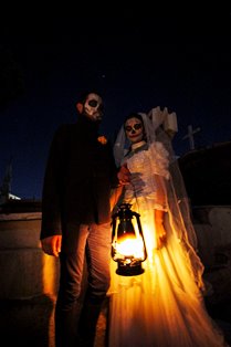 RECORREN LAS INSTALACIONES DEL PANTEÓN SANTA TERESA  PARA CONOCER LA HISTORIA DEL CEMENTERIO