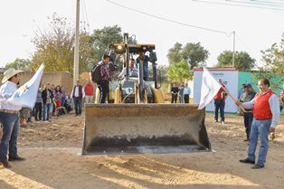 DA BANDERAZO HARO DE LA TORRE A OBRA DE PAVIMENTACIÓN EN SAN PABLO DE LOS PUERTOS