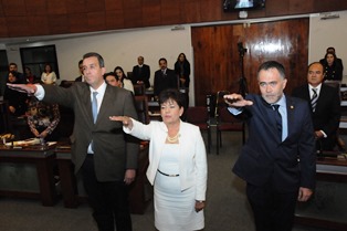 HIEREN A SUJETO FRENTE AL PATEÓN