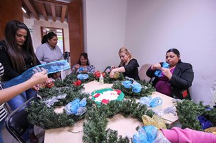 CONCLUYE CURSO DE MANUALIDADES EN INMUFRE