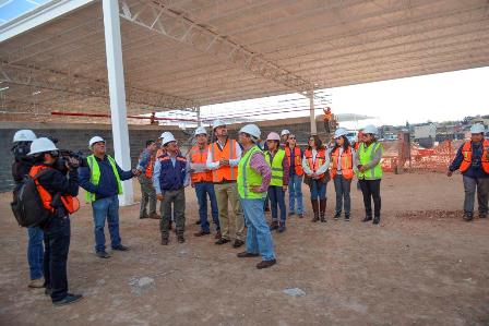 SUPERVISAN CONSTRUCCIÓN  DE LA PLAZA COMERCIAL “PORTAL FRESNILLO”