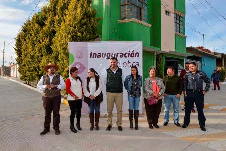 INAUGURA HARO DE LA TORRE OBRA DE PAVIMENTACIÓN EN LA COLONIA SOLIDARIDAD