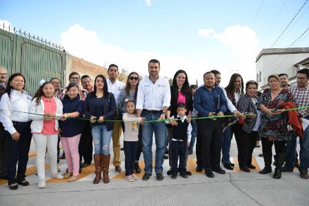 INVIERTEN 1.9 MILLONES DE PESOS EN PROYECTO DE PAVIMENTACIÓN  DE LA CALLE YACIMIENTOS