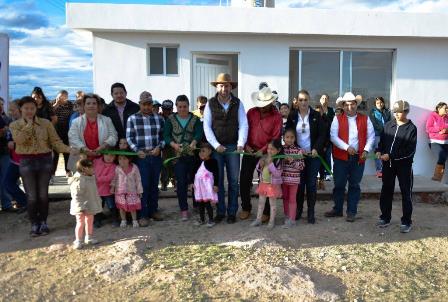 BENEFICIAN A HABITANTES DE SAN MARCOS DE ABREGO  AL ENTREGAR LA CASA DE SALUD