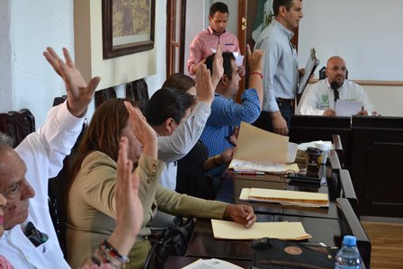 PIDEN LICENCIA POR TIEMPO INDEFINIDO  REGIDORES DEL AYUNTAMIENTO Y SÍNDICO MUNICIPAL