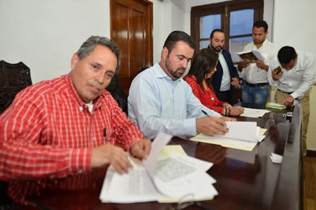 FIRMA HARO DE LA TORRE CONVENIO DE COLABORACIÓN  PARA APOYAR A MATANCEROS FRESNILLENSES