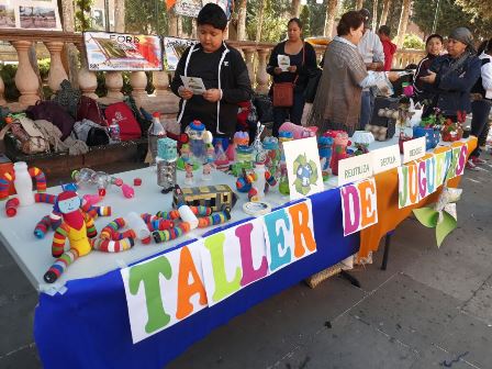 ENTREGAN RECONOCIMIENTOS A INSTITUCIONES EDUCATIVAS EN LA CLAUSURA 