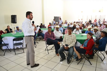 SE REÚNE EL ALCALDE JOSÉ HARO CON DELEGADOS DE COMUNIDADES