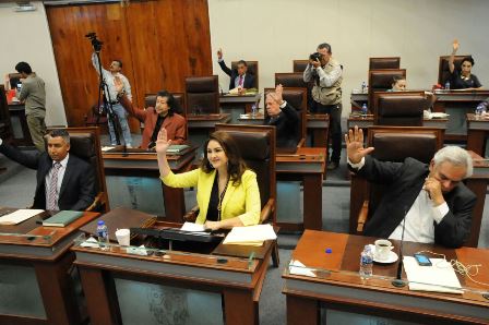 FORJEMOS MUJERES Y HOMBRES VALIOSOS PIDIÓ EL GOBERNADOR TELLO AL ENTREGAR OBRAS DE REHABILITACIÓN DE LA NORMAL MANUEL ÁVILA CAMACHO