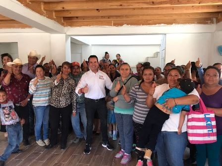 Recorre Benjamín Medrano la comunidad de Río Florido
