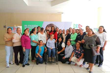 COMPROMISOS CONCRETOS EN SALUD Y EDUCACIÓN: NORMA CASTORENA