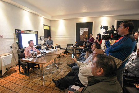 El Plan Fresnillo Seguro se divide el Fortalecimiento, Inteligencia y Prevención de la seguridad y corporación policiaca de El Mineral. Fresnillo, Zac.- En rueda de prensa el Candidato a Presidente Municipal de Fresnillo, Benjamín Medrano Quezada por el P