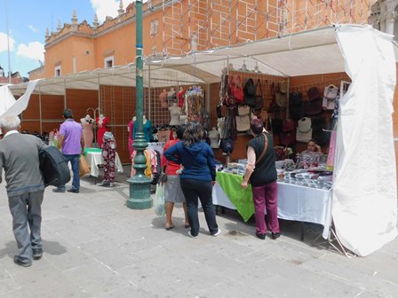 INICIA EXPO-VENTA COMERCIAL  REGÁLALE A MAMÁ