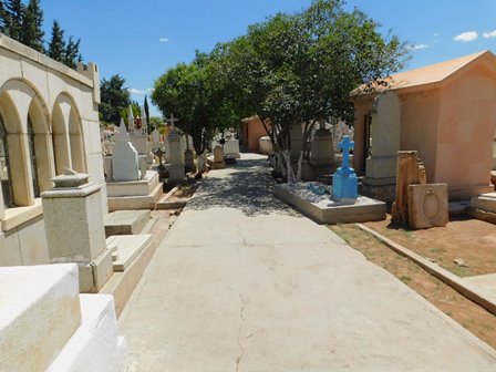 EMPRENDEN TRABAJOS DE LIMPIEZA  EN PANTEONES DE FRESNILLO