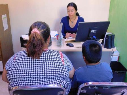 APOYAN A HIJOS EN ORFANDAD A TRAVÉS DEL PROGRAMA  “SEGURO DE VIDA PARA JEFAS DE FAMILIA”