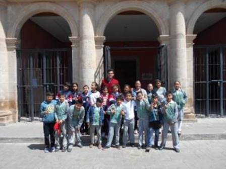 PRESENTAN OBRA TEATRAL A ESTUDIANTES  DE PLATEROS