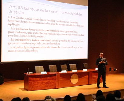 IMPARTEN CONFERENCIA MAGISTRAL SOBRE LA APLICACIÓN DE TRATADOS INTERNACIONALES EN MATERIA DE DERECHOS HUMANOS