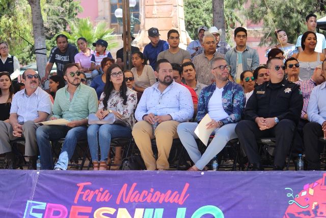 EXPONEN CANDIDATAS A REINA SU AMOR A MÉXICO EN TRADICIONAL DESFILE