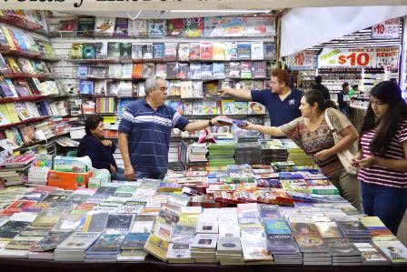 OFRECEN AMPLIA VARIEDAD DE PRODUCTOS EN EL PABELLÓN COMERCIAL DE LA FENAFLLO 2018