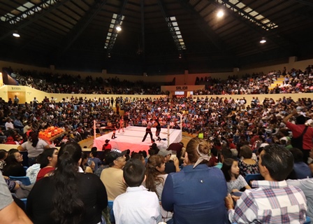 EXPRESAN FRESNILLENSES EUFORIA TOTAL EN ESTELAR DE LUCHA LIBRE