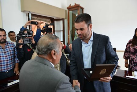 ENTREGA HARO DE LA TORRE MEDALLA AL MÉRITO ACADÉMICO  AL MAESTRO ENRIQUE GUERRERO GÓMEZ