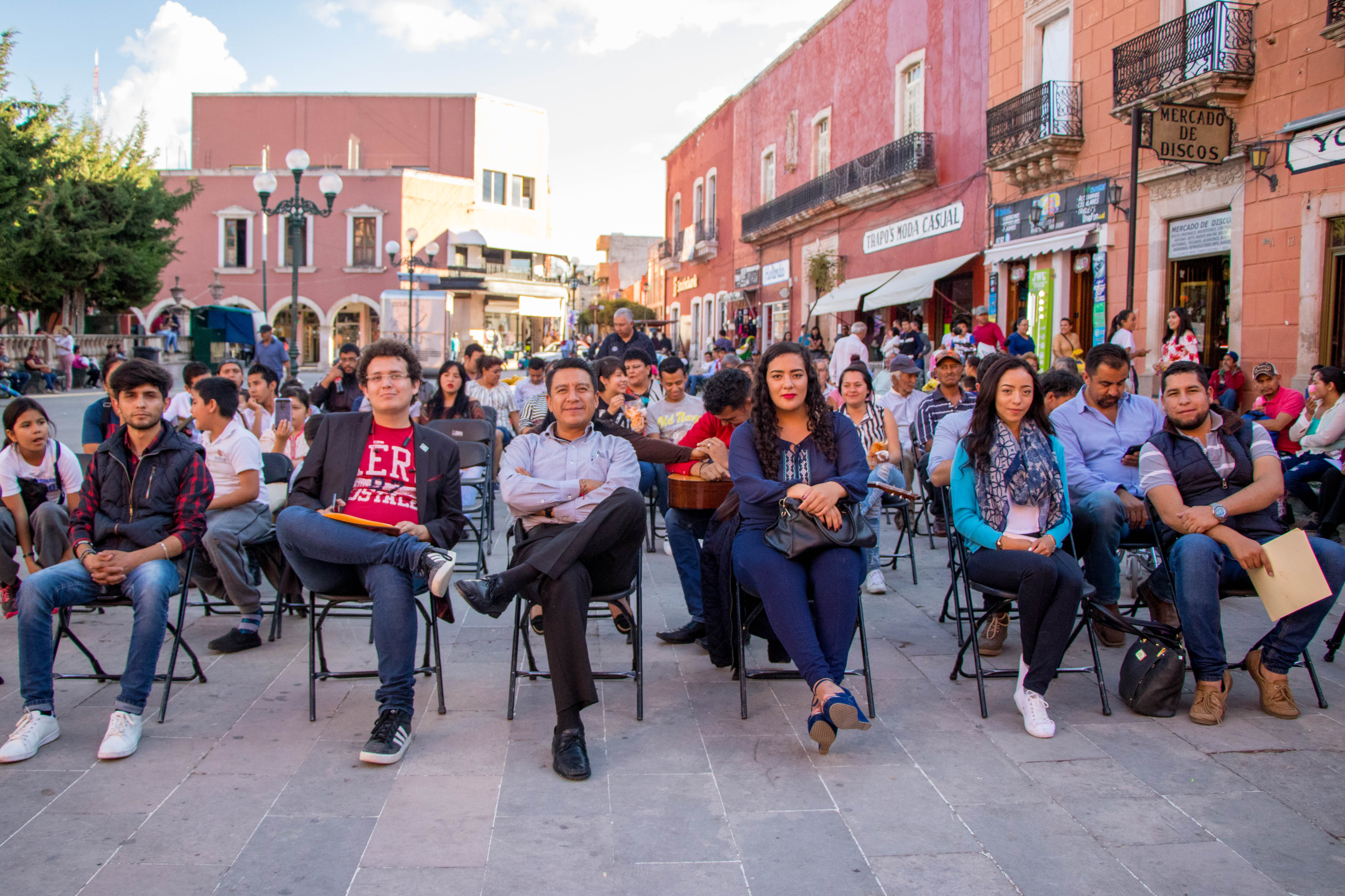 DISFRUTAN FRESNILLENSES DEL VIERNES DE TALENTO JOVEN