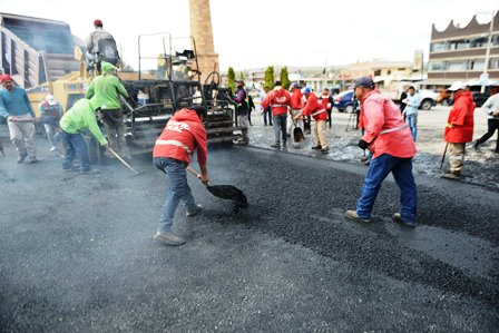 INICIAN OBRAS DE PAVIMENTACIÓN EN PLATEROS CON BANDERAZO DE SAÚL MONREAL