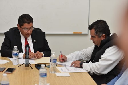 ALCALDE FIRMA CONVENIO PARA ENTREGAR PLANTA DE TRATAMIENTO PONIENTE A MINERA