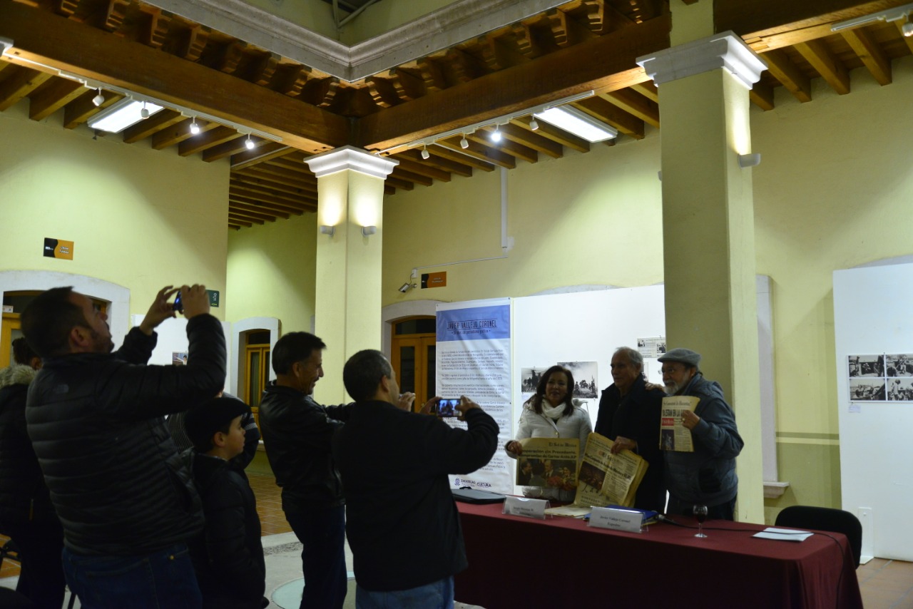 Inauguran la exposición Javier Vallejo Coronel. 30 años de periodismo gráfico