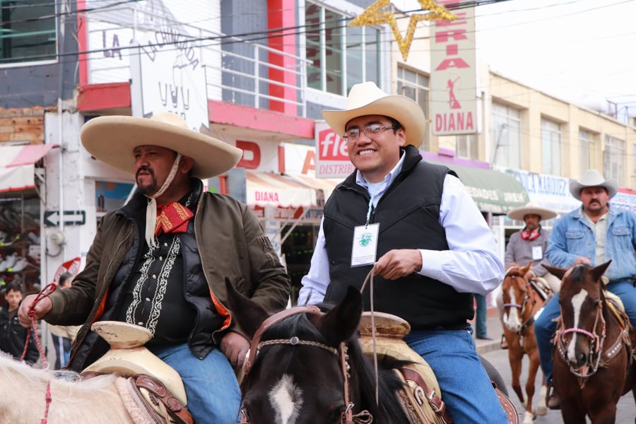 ENTREGA EL CONDADO DE HUNTINGTON PARK A SAÚL MONREAL PROCLAMA PARA CELEBRAR EL DÍA DEL MIGRANTE FRESNILLENSE EN EU