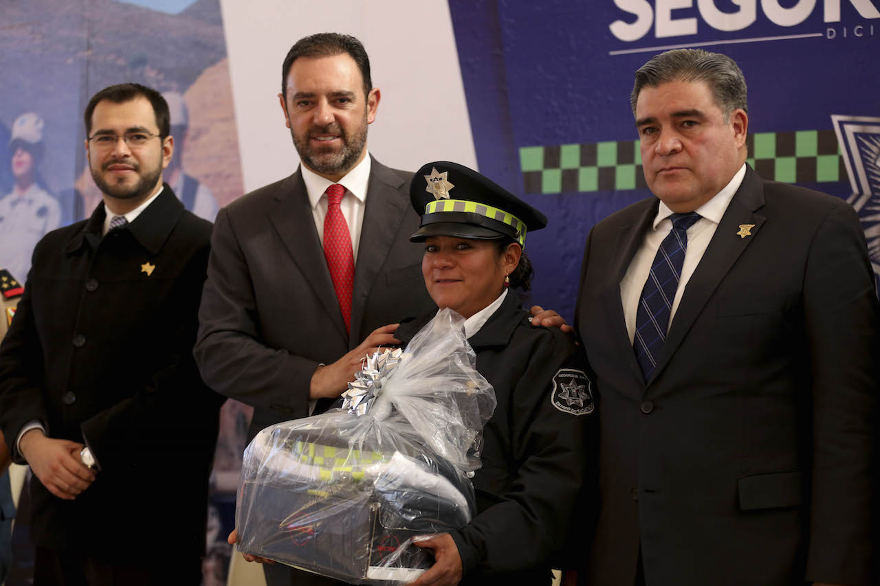 NOMBRA GOBERNADOR TELLO A LAS PRIMERAS MUJERES DELEGADAS DE POLICÍA DE SEGURIDAD VIAL