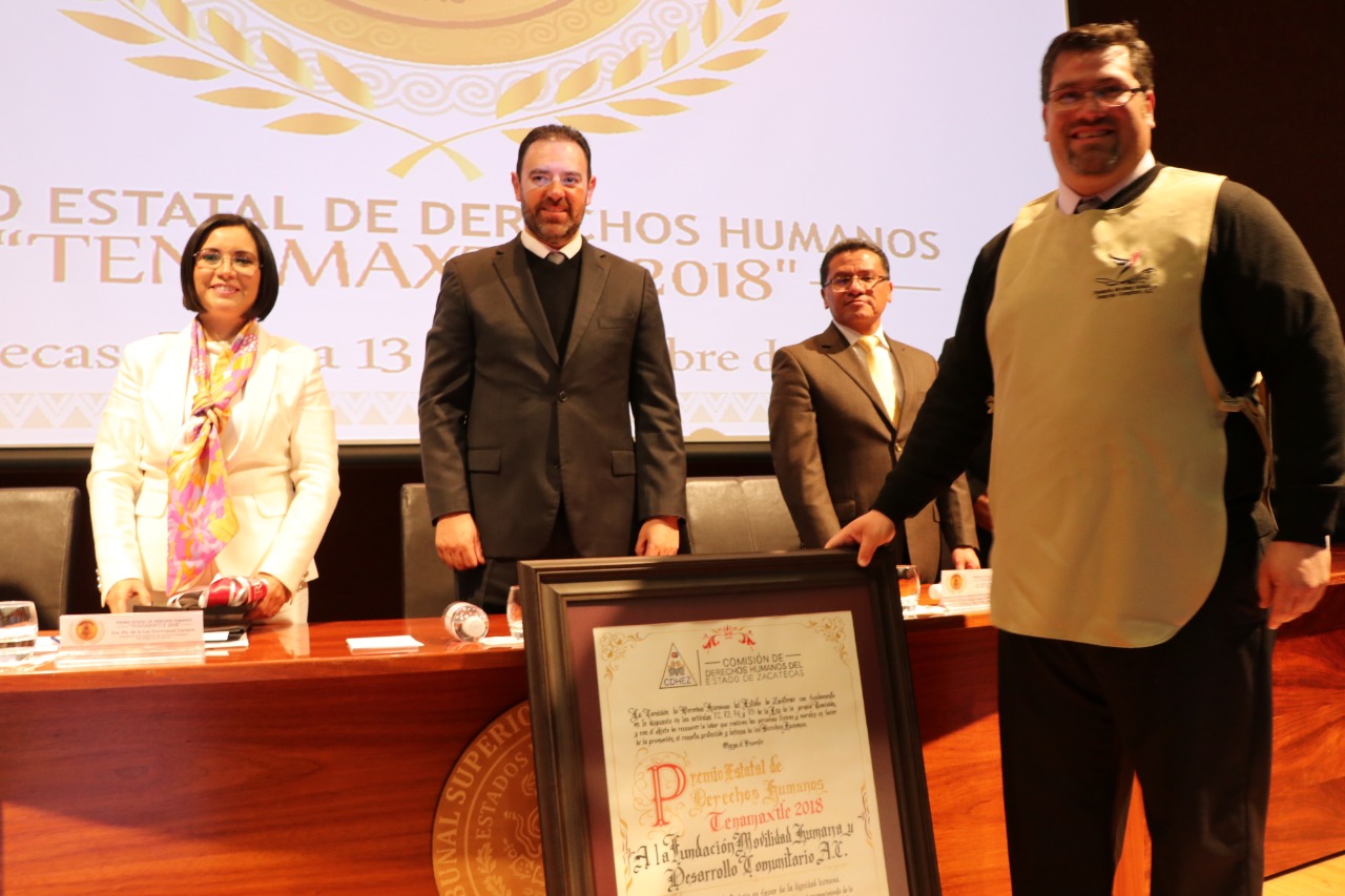 Entrega CDHEZ Premio Estatal de Derechos Humanos a la Fundación 