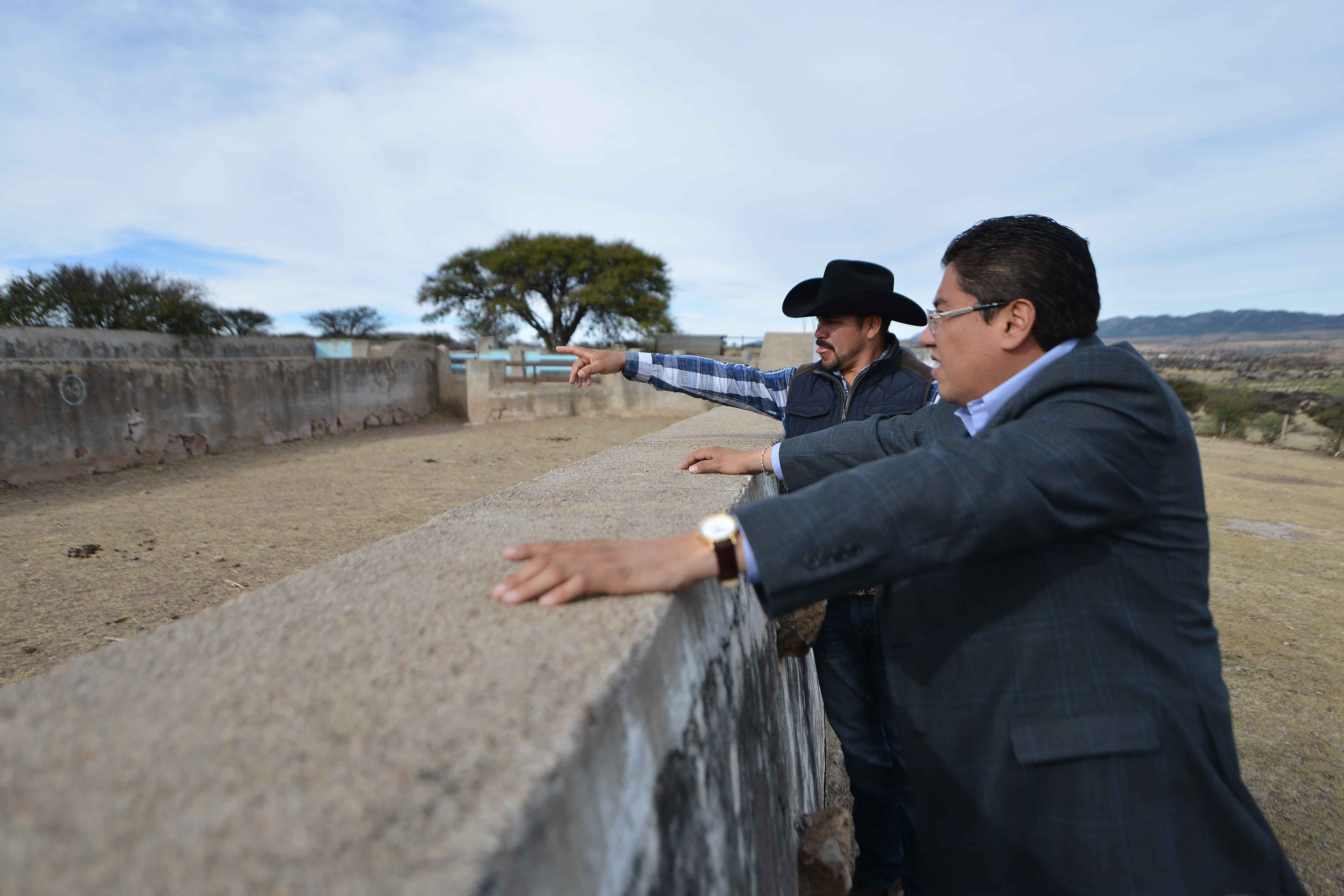 APOYARÁ SAÚL MONREAL A MIGRANTES EN RECONSTRUCCIÓN DEL LIENZO CHARRO DEL REFUGIO DE ÁBREGO