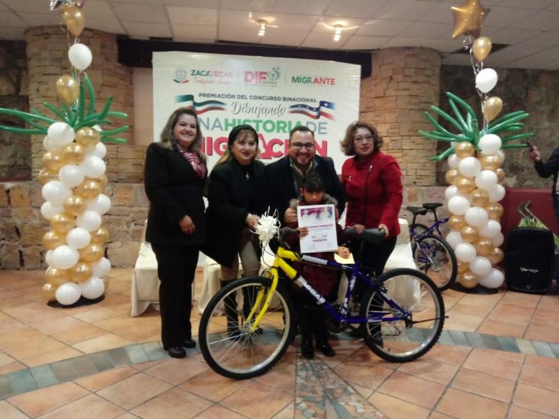 PREMIA SEDIF A GANADORES DEL CONCURSO DIBUJANDO UNA HISTORIA DE MIGRACIÓN