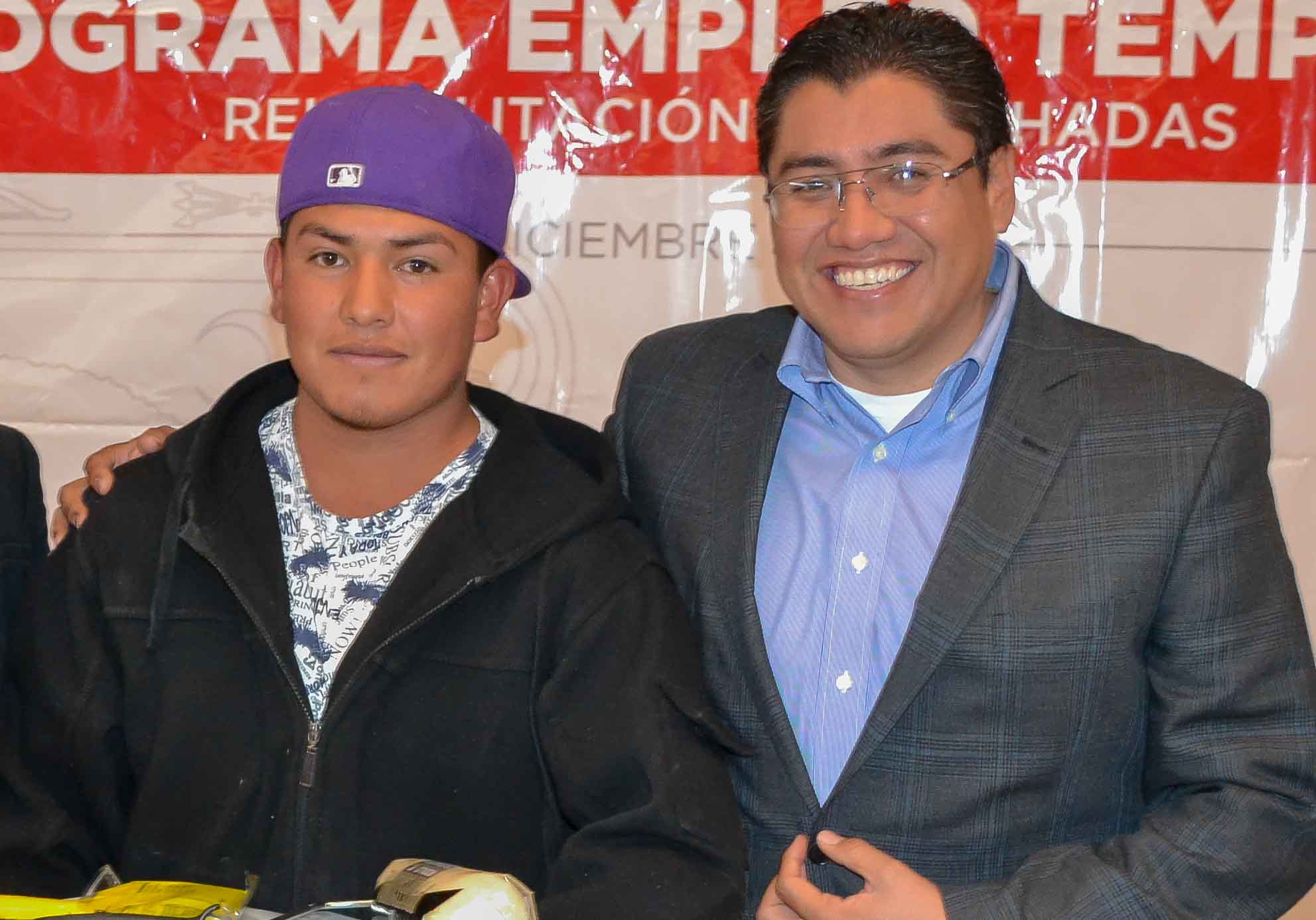 OTORGAN A FRESNILLENSES APOYOS DE “PINTA TU FACHADA”