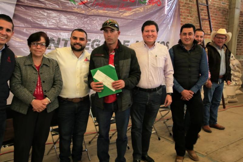 ENTREGA GOBIERNO DE ZACATECAS PAGOS DE SEGURO CATASTRÓFICO Y SEMILLAS A PRODUCTORES DE TLALTENANGO