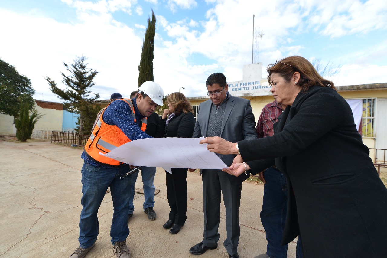 INVIERTE SAÚL MONREAL CERCA DE DOS MDP EN LA COMUNIDAD REFUGIO DE ÁBREGO