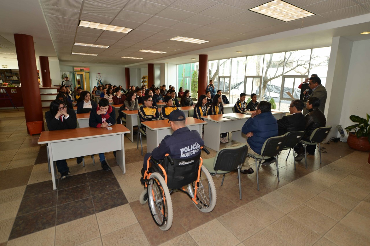 PARTICIPAN ESTUDIANTES DE FRESNILLO EN LA CONFERENCIA “EL ARTE DE LA DOCENCIA”