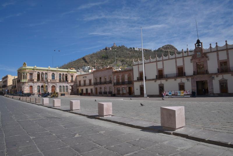 REPARA EMPRESA DAÑOS CAUSADOS EN LA PLAZA DE ARMAS