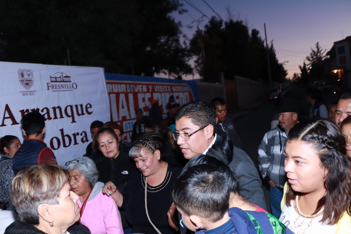 INICIA REENCARPETAMIENTO EN LA VENUSTIANO CARRANZA E ILUMINAN CON INTENSIDAD LA COLONIA LUIS DONALDO COLOSI
