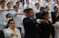 ASISTE EL ALCALDE A CEREMONIA DE IMPOSICIÓN DE COFIAS Y GAFETES A ESTUDIANTES DE ENFERMERÍA