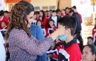 RECIBEN ESTUDIANTES CAPITALINOS LENTES DEL PROGRAMA VER BIEN PARA APRENDER MEJOR