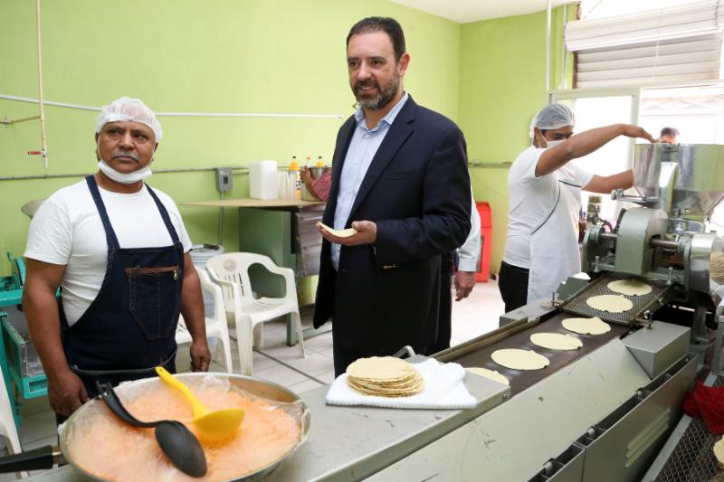 CON LA ENTREGA DE EQUIPO Y CAPACITACIÓN, GOBERNADOR FORTALECE A MICRO Y PEQUEÑOS EMPRESARIOS ZACATECANOS