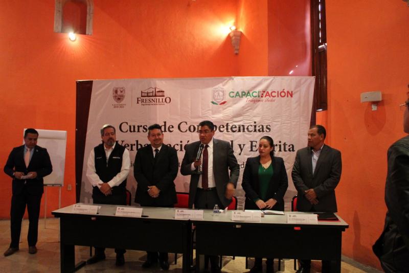 IMPARTE GOBIERNO ESTATAL CURSO DE COMPETENCIAS PARA TRABAJADORES DEL AYUNTAMIENTO DE FRESNILLO