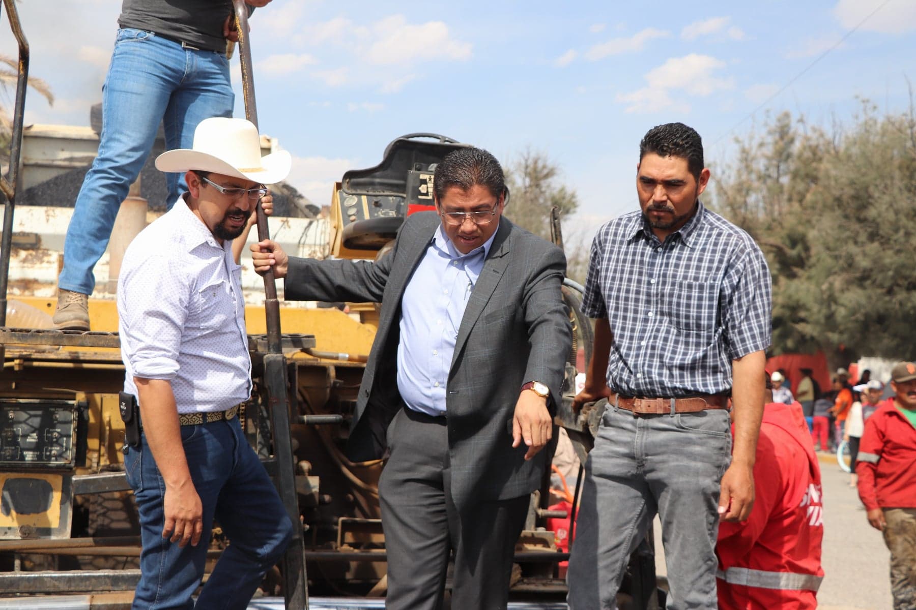 INICIA OBRA DE PAVIMENTACIÓN EN RÍO FLORIDO