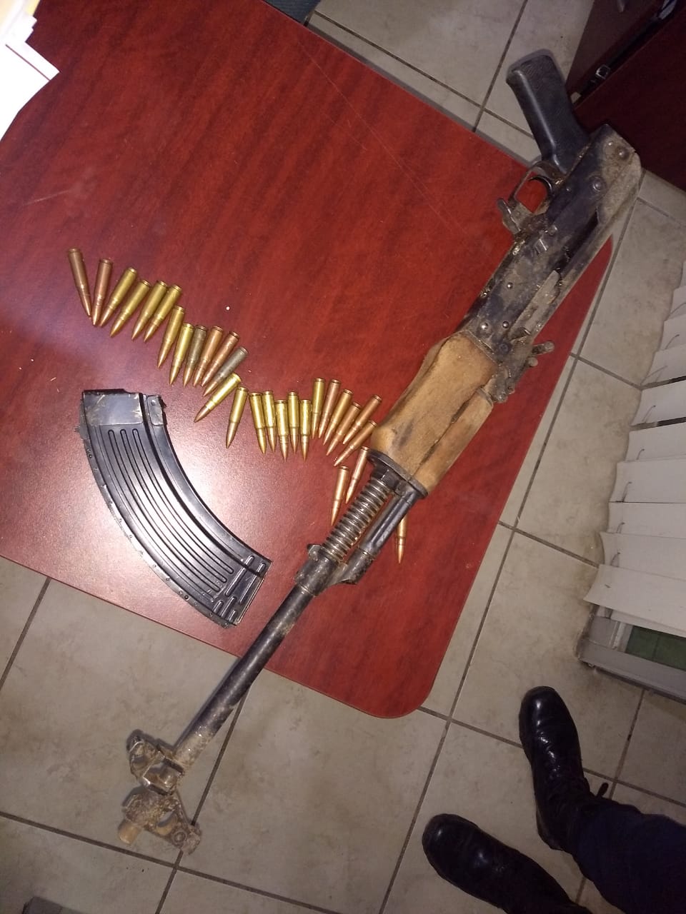 ASEGURÓ PEP EN VETAGRANDE UN ARMA DE FUEGO LARGA Y CARTUCHOS ÚTILES