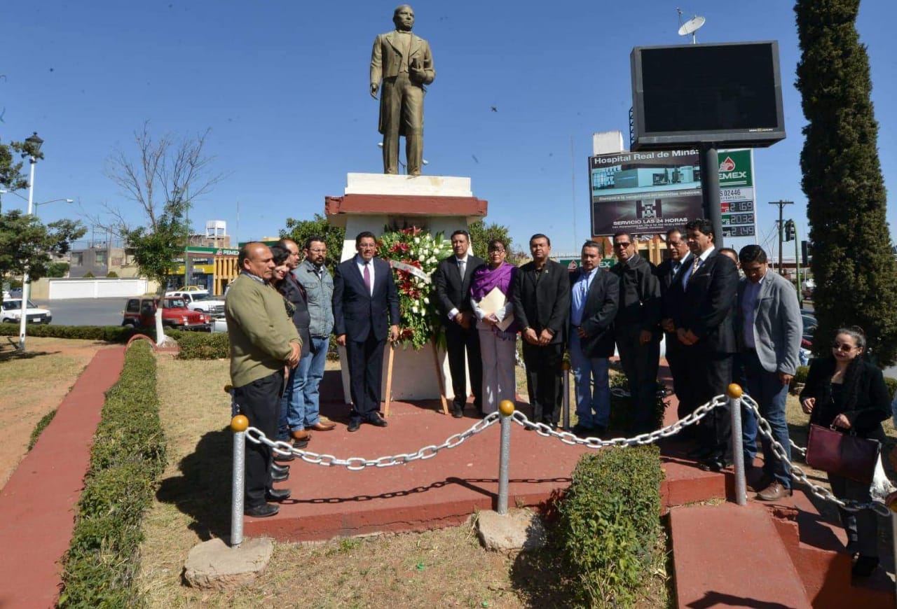 HONRAN LA MEMORIA DE BENITO JUÁREZ EN EL MINERAL, A 213 AÑOS DE SU NATALICIO