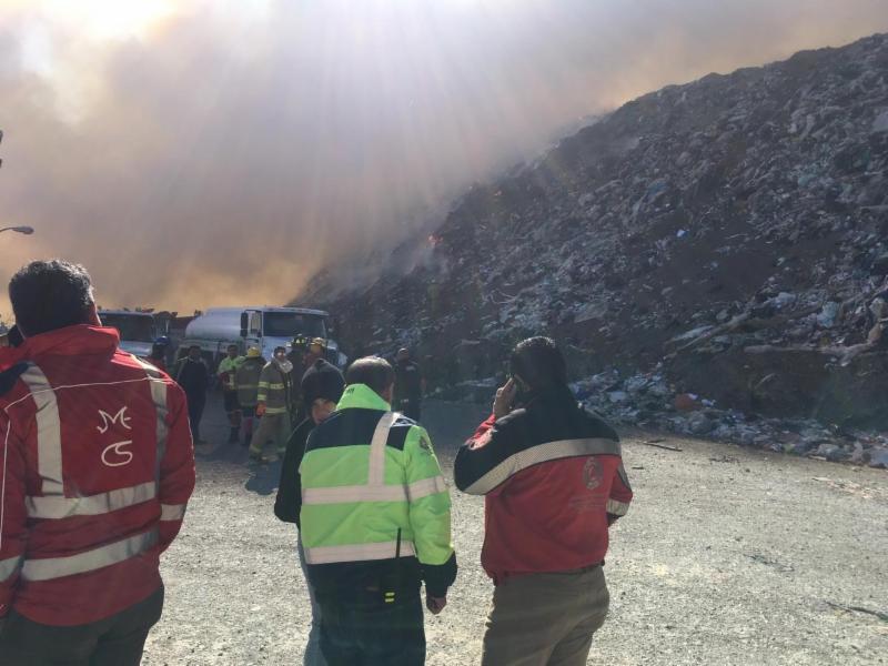 ATIENDE GOBIERNO INCENDIO EN RELLENO SANITARIO DE GUADALUPE