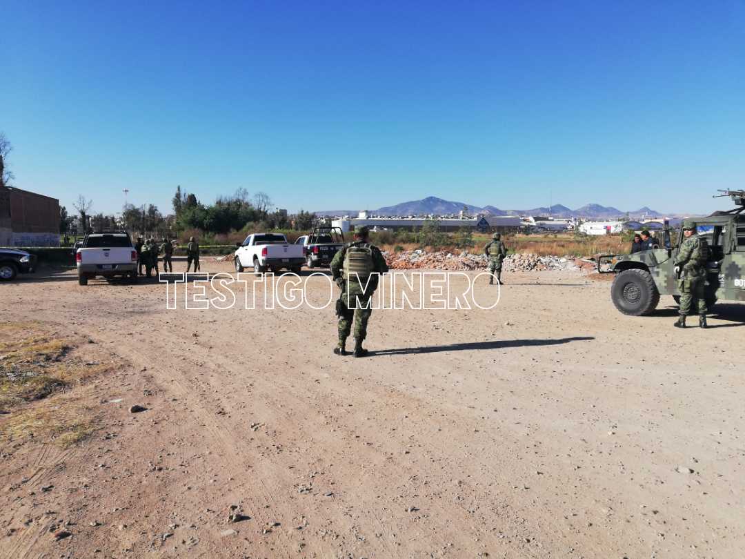 LO MATAN Y DEJAN EL CUERPO ATRÁS DE LA DEPORTIVA