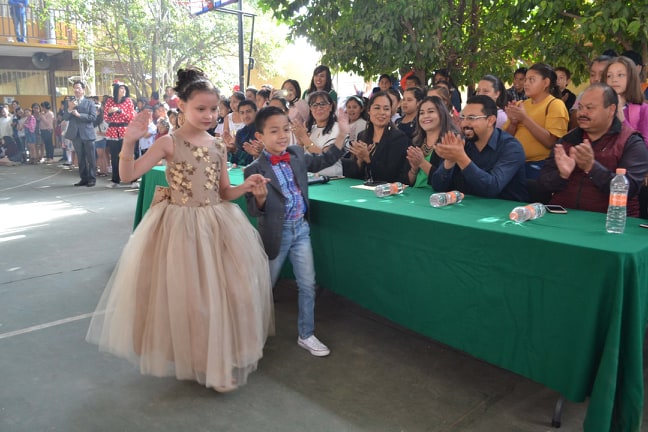 FESTEJAN AUTORIDADES EL DÍA DEL NIÑO EN LA PRIMARIA GUILLERMO C AGUILERA